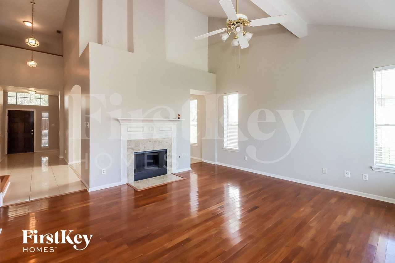 12831 Pheasant Lake Ct - Photo 7 of 15