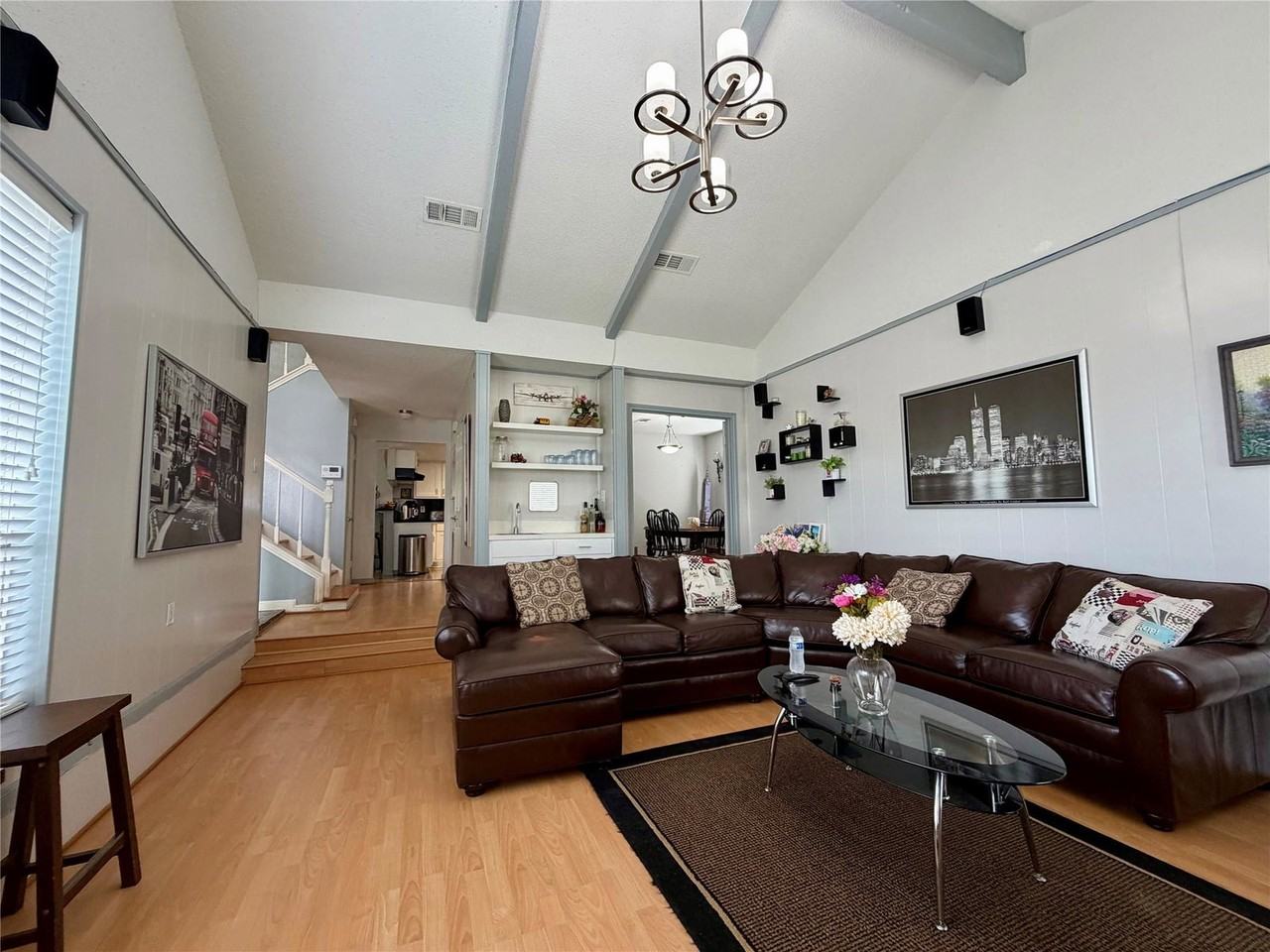 Chasehill Dr - Photo 4 of 8