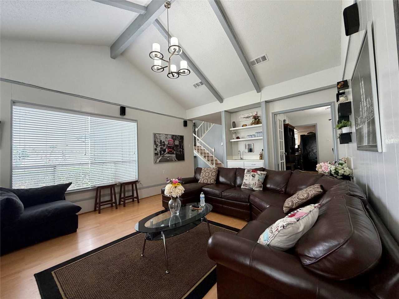 Chasehill Dr - Photo 5 of 8