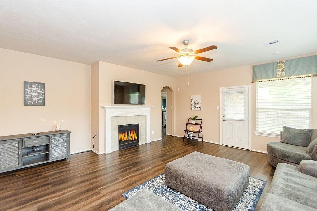 May Pine Ct - Photo 2 of 8