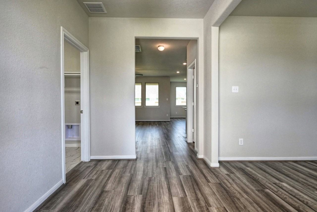 Blue Abbot Dr - Photo 2 of 8