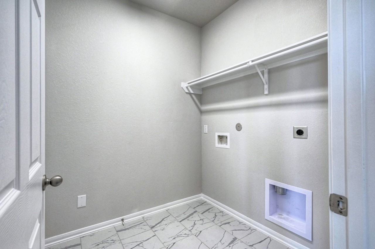 Blue Abbot Dr - Photo 5 of 8