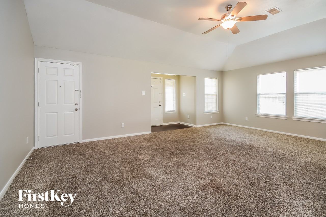 12207 Duane Ct - Photo 2 of 15