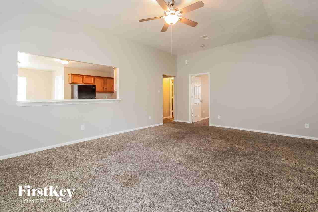 12207 Duane Ct - Photo 3 of 15