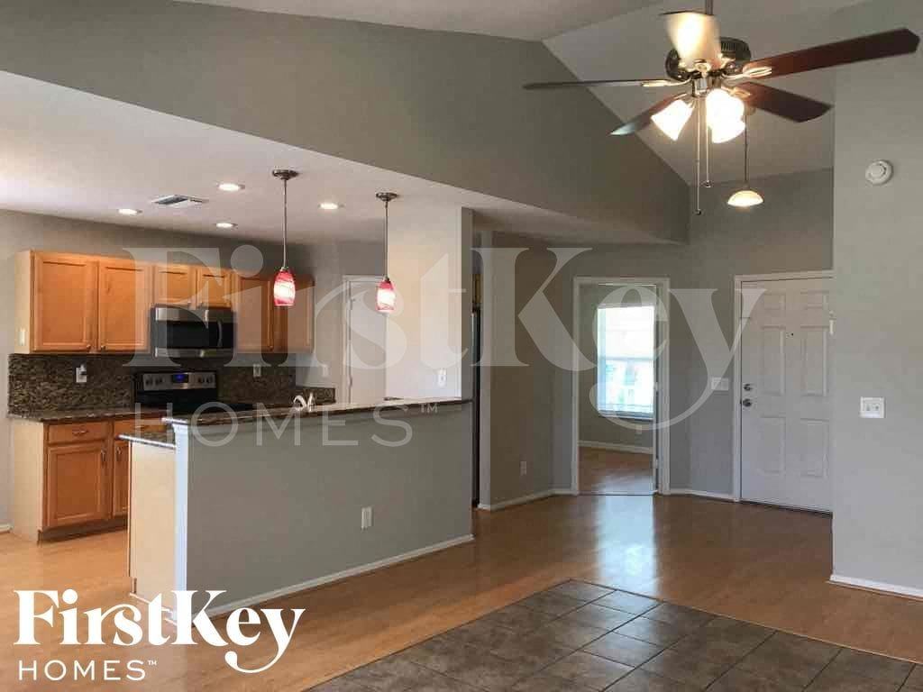 11764 Shirburn Cir - Photo 2 of 23