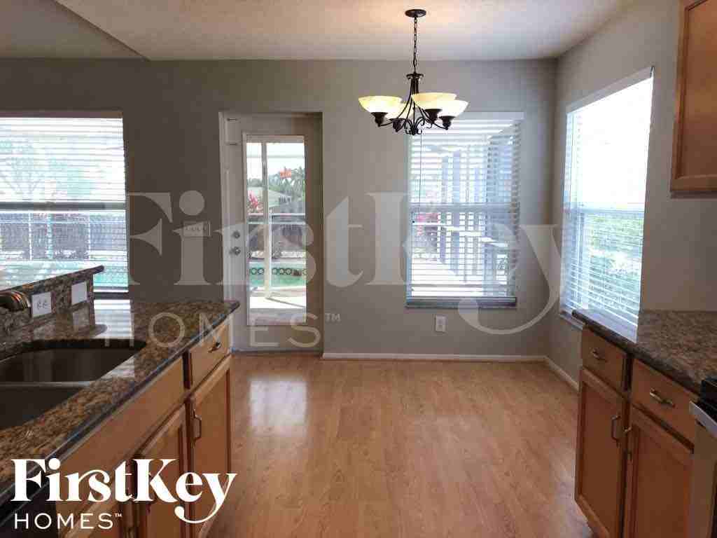 11764 Shirburn Cir - Photo 5 of 23