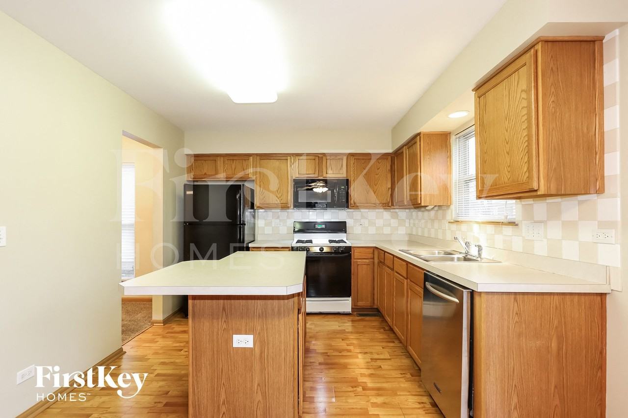 11730 Niagra Ln - Photo 6 of 15