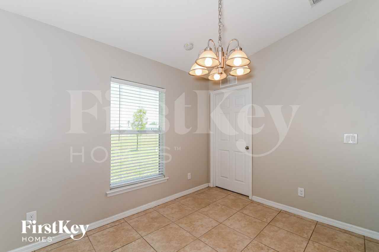 1023 Nw 22nd Ter - Photo 4 of 16