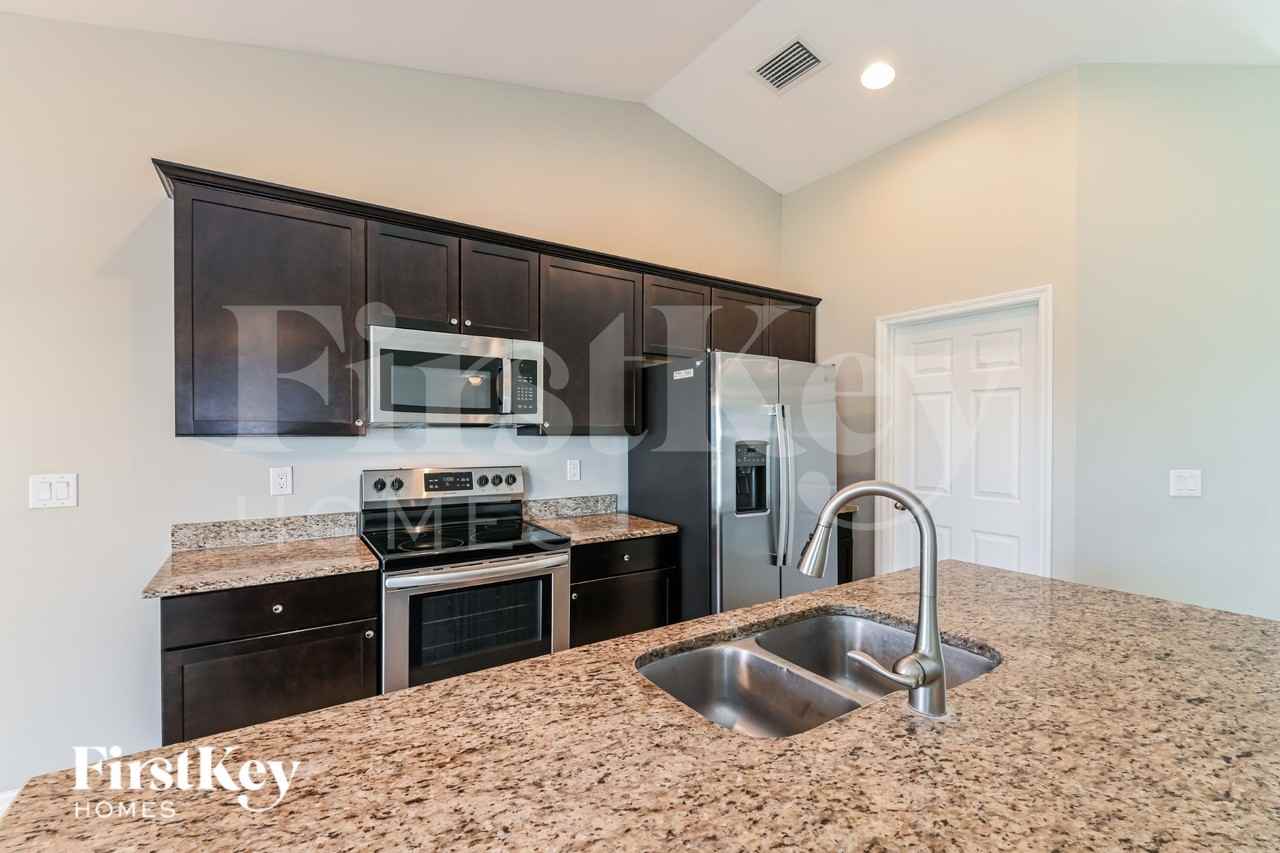 1023 Nw 22nd Ter - Photo 6 of 16