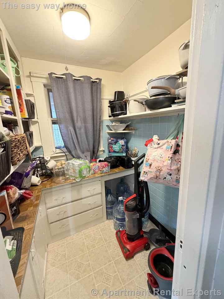 130 Bonner Ave - Photo 4 of 10