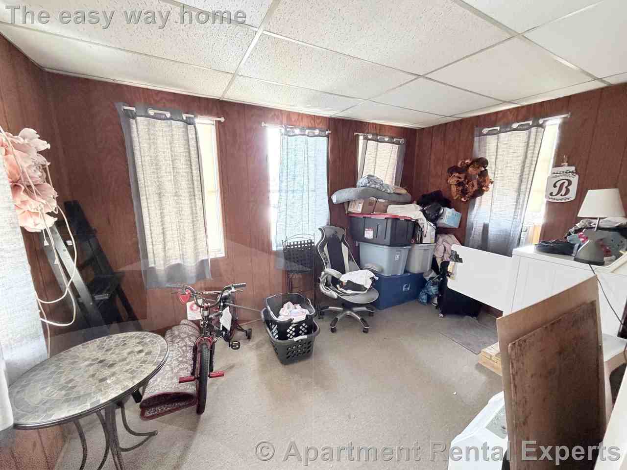 130 Bonner Ave - Photo 6 of 10