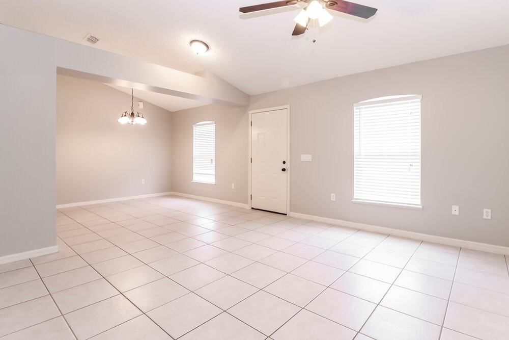 1932 Peridot Cir - Photo 4 of 15