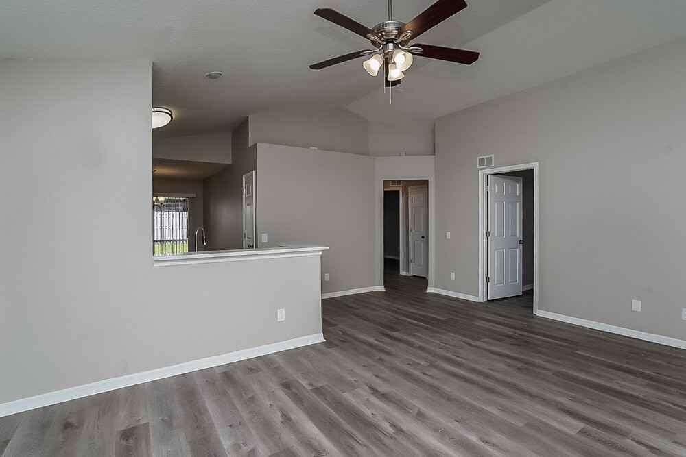 14943 Deer Meadow Dr - Photo 4 of 16