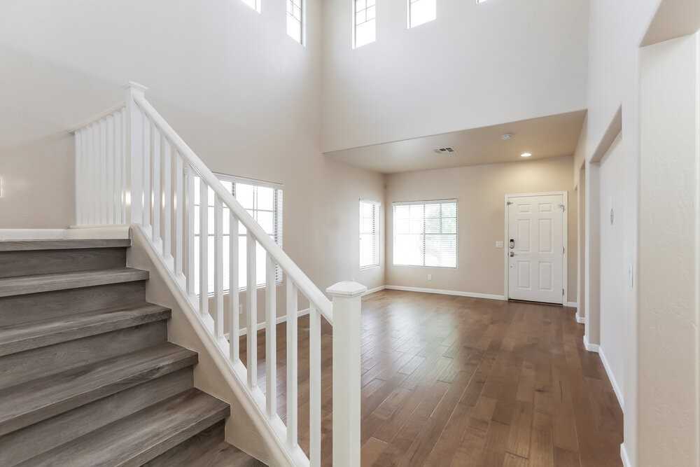 7640 E Barstow St - Photo 4 of 17