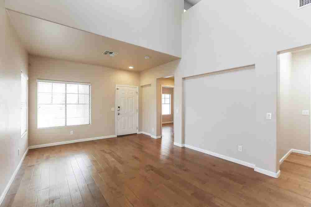 7640 E Barstow St - Photo 6 of 17