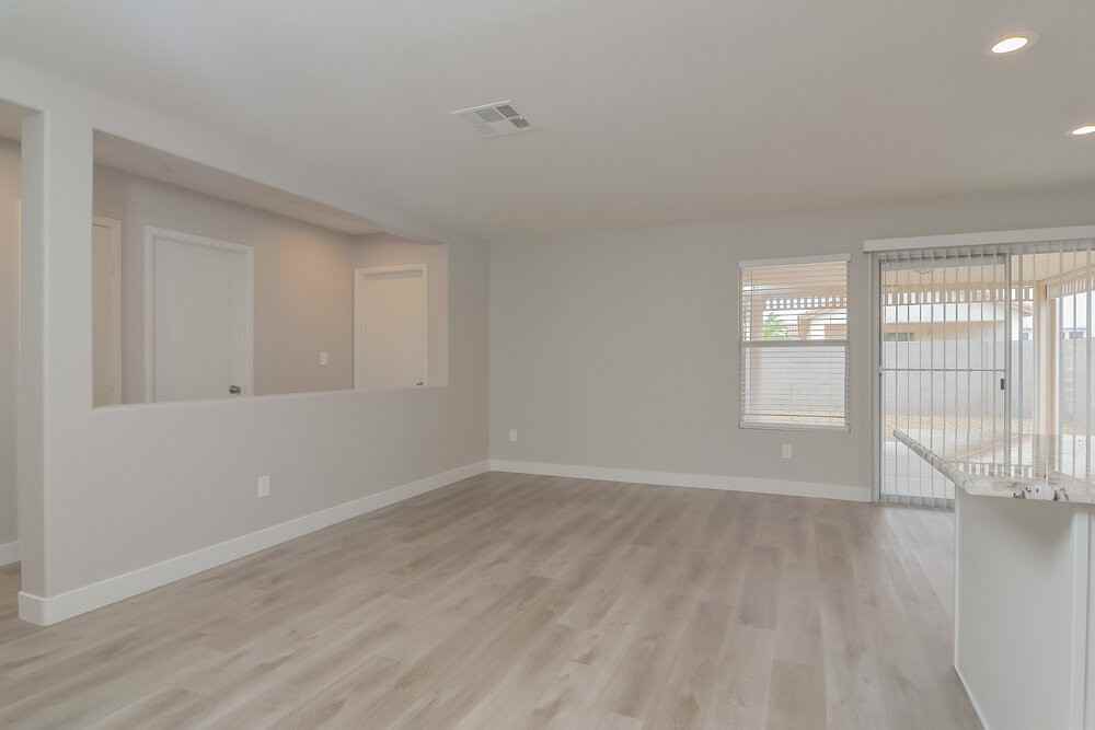 705 Orchid Tree Ln - Photo 6 of 16