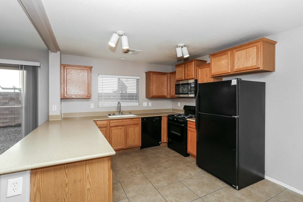 8988 Marmo Ave - Photo 6 of 17