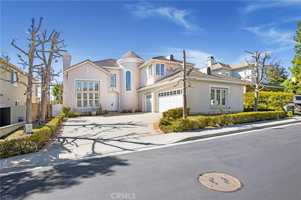 featured image of 68 Bridgeport Rd