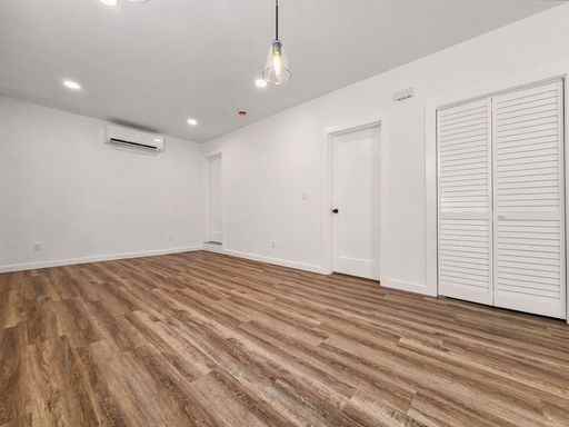 3538 S Hudson St - Photo 3 of 44