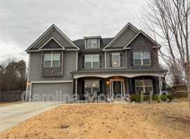 featured image of 121 Wild Hickory Cir