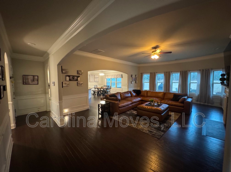 121 Wild Hickory Cir - Photo 7 of 34