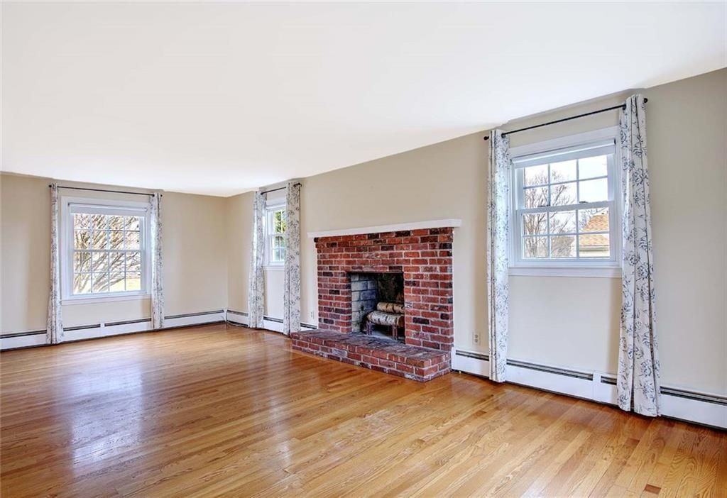 12 Whalen Dr - Photo 3 of 32