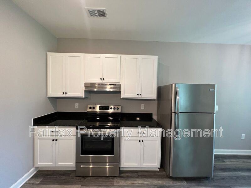 518 Boone St #103 - Photo 6 of 24