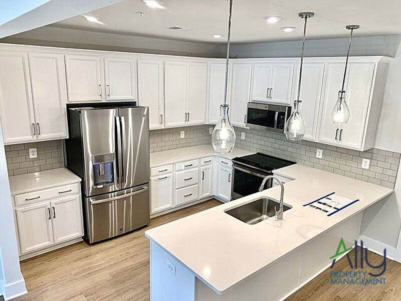 822 Wesley Ln - Photo 2 of 50