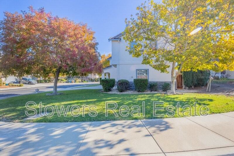 5346 Fairside Way - Photo 4 of 34