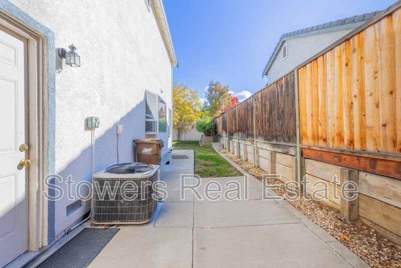 5346 Fairside Way - Photo 5 of 34