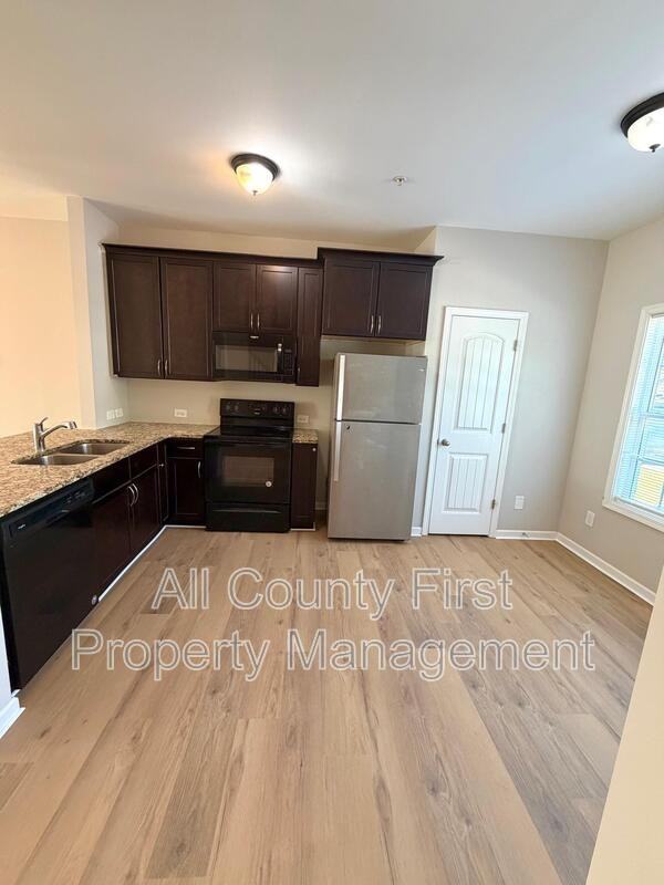 4079 Browne Ct - Photo 5 of 19