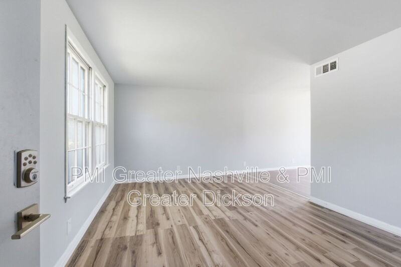 741 Mcpherson Dr - Photo 5 of 20