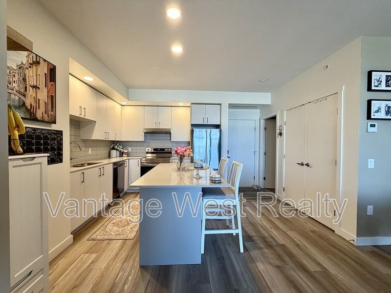 801 Frost Rd - Photo 3 of 20