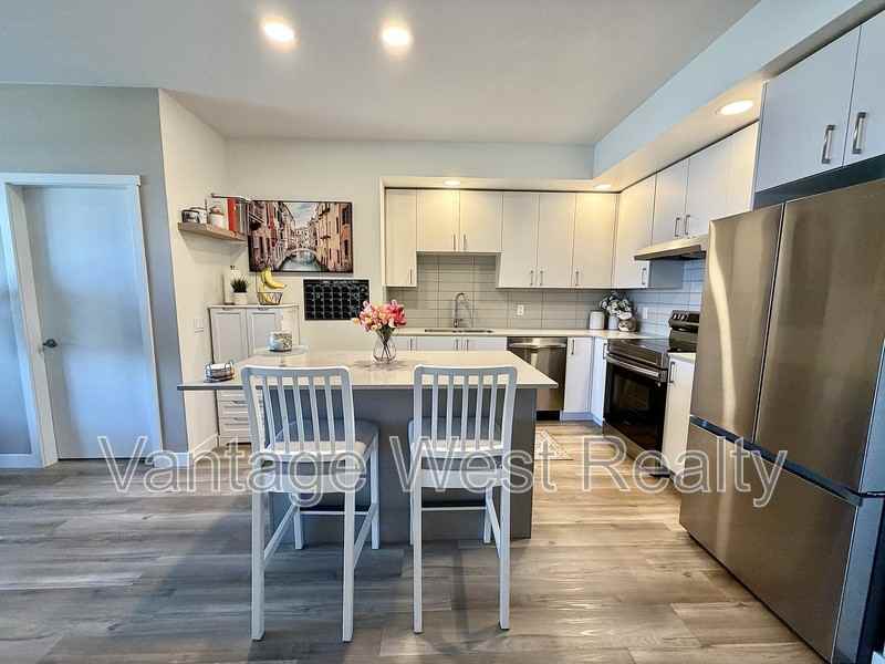 801 Frost Rd - Photo 5 of 20