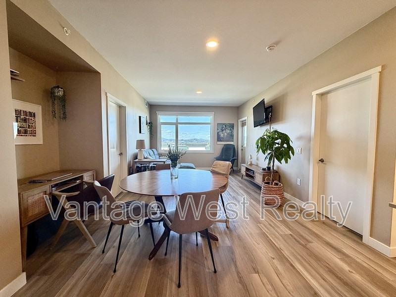 801 Frost Rd - Photo 6 of 20