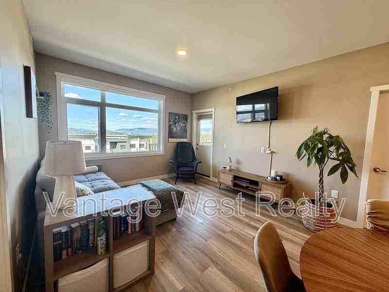 801 Frost Rd - Photo 7 of 20