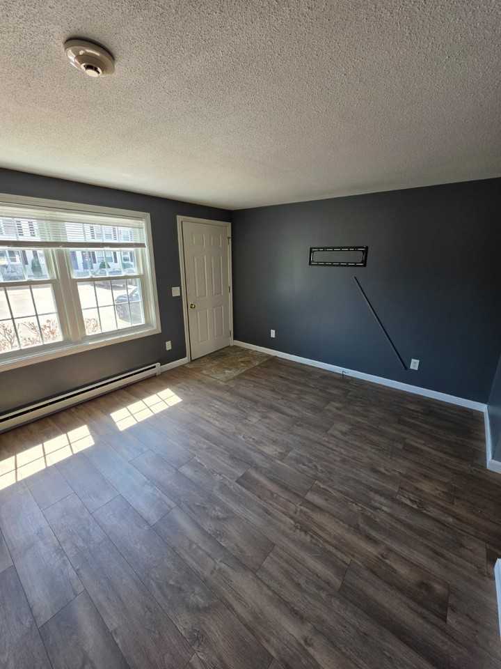 794 Court St #D - Photo 2 of 32