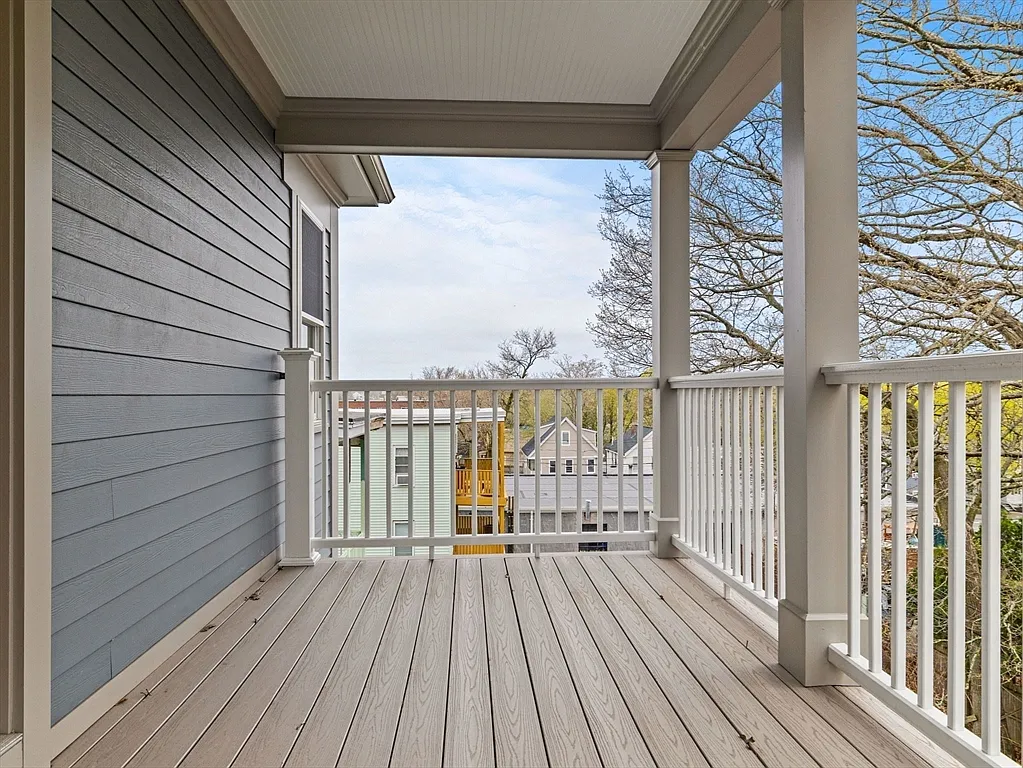 650 Hyde Park Ave - Photo 7 of 14