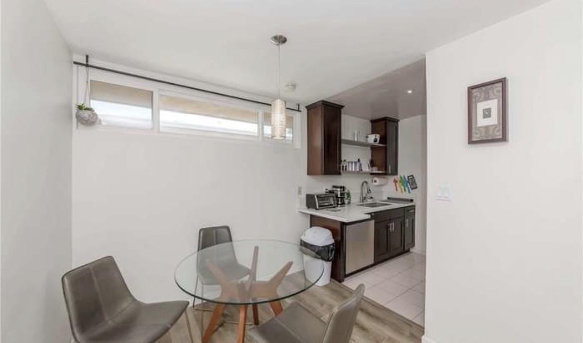 465 S Los Robles Ave #15 - Photo 4 of 13