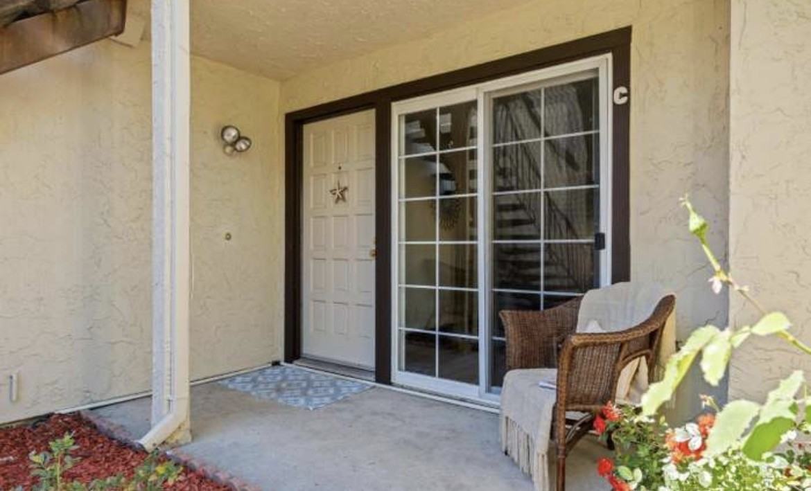 65 Grandview St #C - Photo 2 of 15