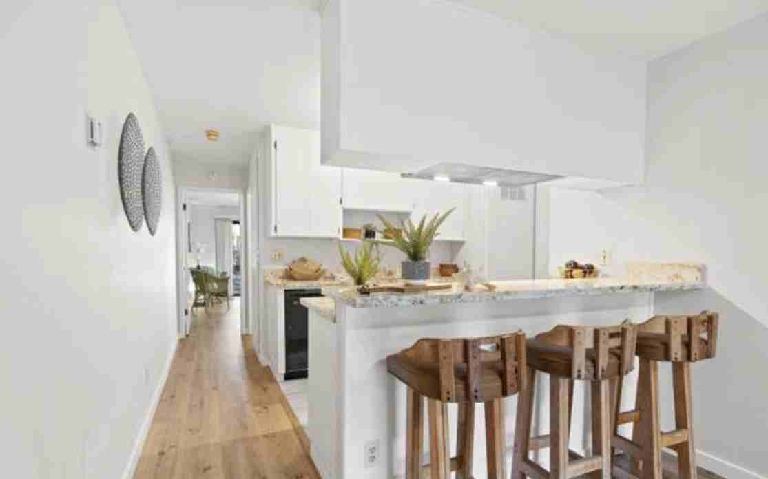 65 Grandview St #C - Photo 5 of 15