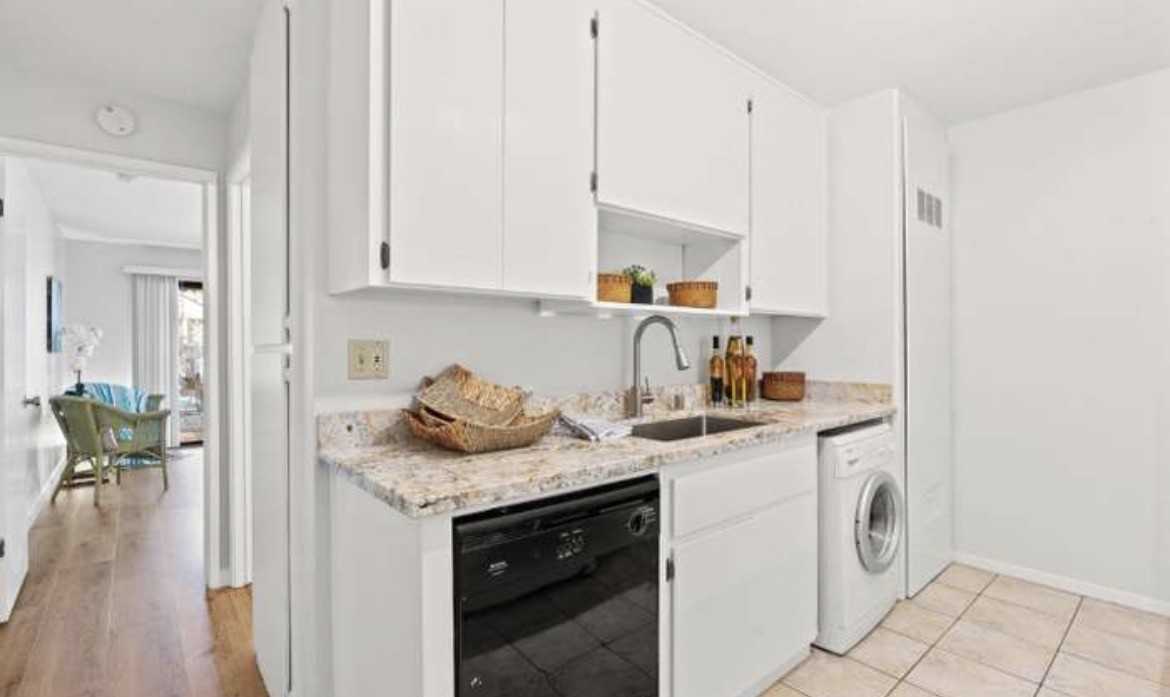 65 Grandview St #C - Photo 6 of 15