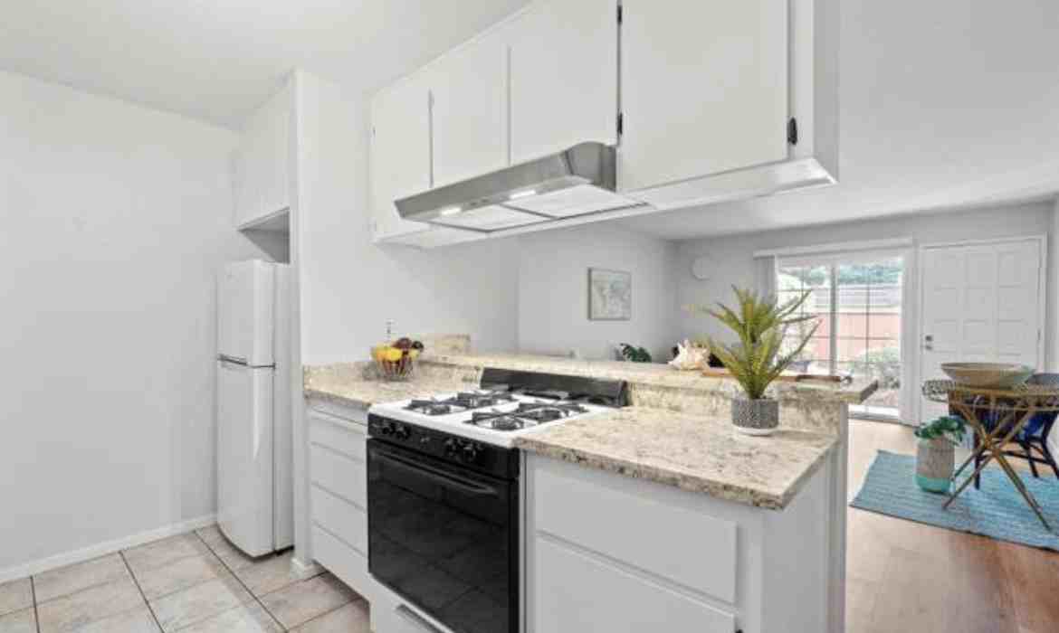 65 Grandview St #C - Photo 7 of 15