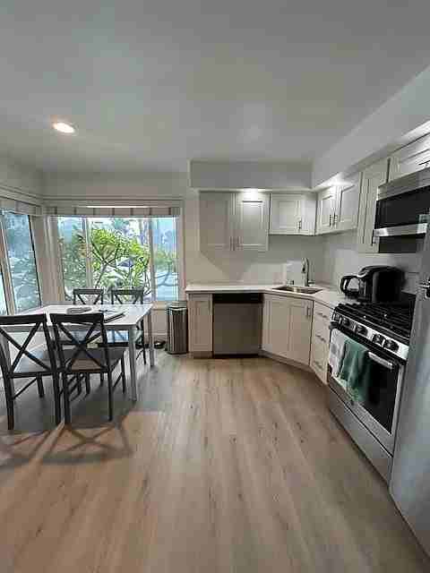 206 E Bay Ave - Photo 3 of 10