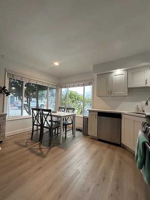 206 E Bay Ave - Photo 4 of 10