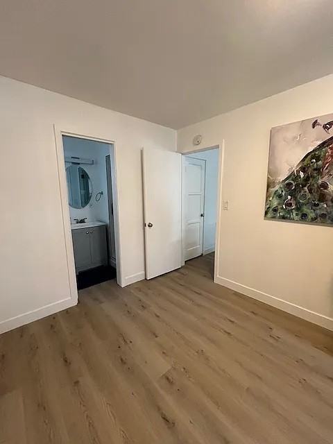 206 E Bay Ave - Photo 5 of 10