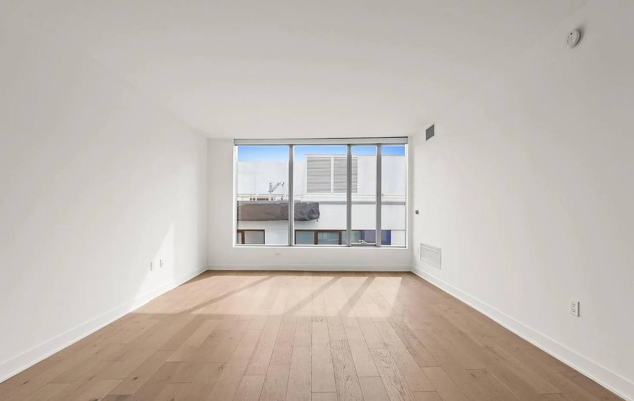 338 Main St #10D