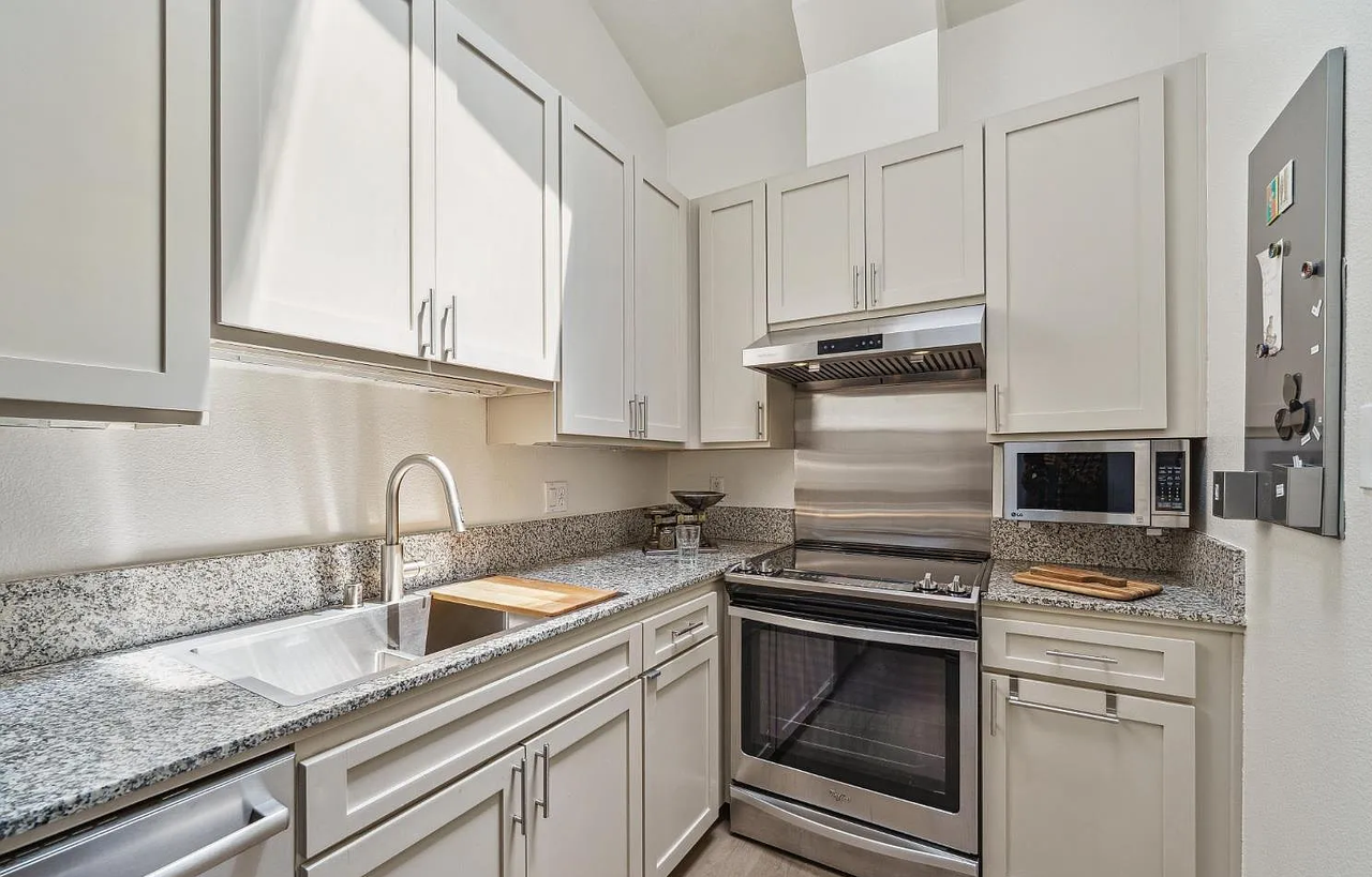 342 Hayes St #M - Photo 4 of 20