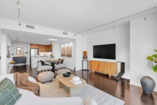 38 N Almaden Blvd #1413 - Photo 1 of 1