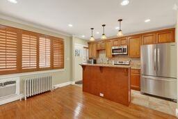 1902 D St Ne - Photo 3 of 15